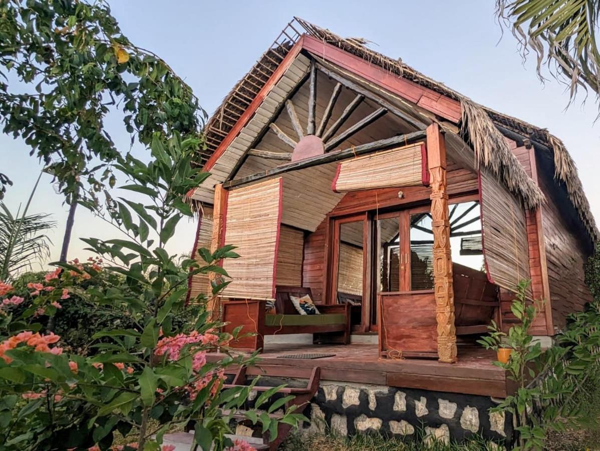 Ampazony Oasis Lodge Mahajanga Zewnętrze zdjęcie
