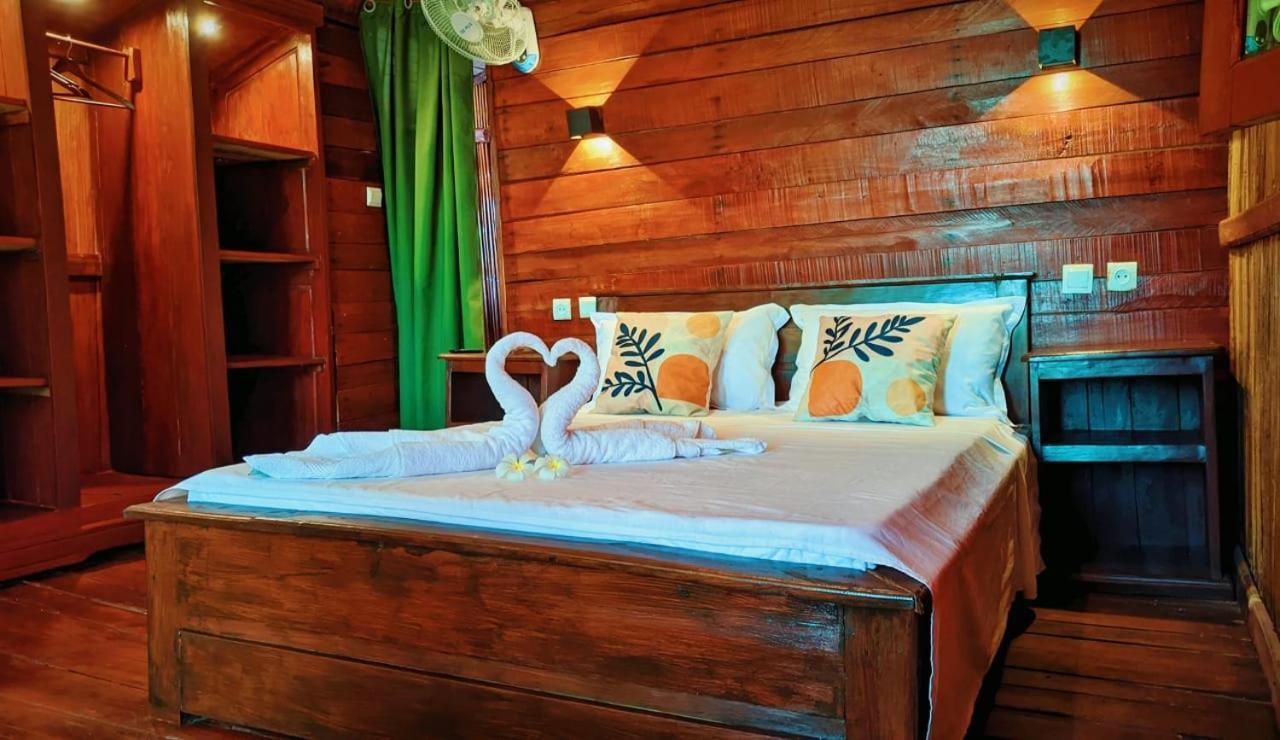Ampazony Oasis Lodge Mahajanga Zewnętrze zdjęcie