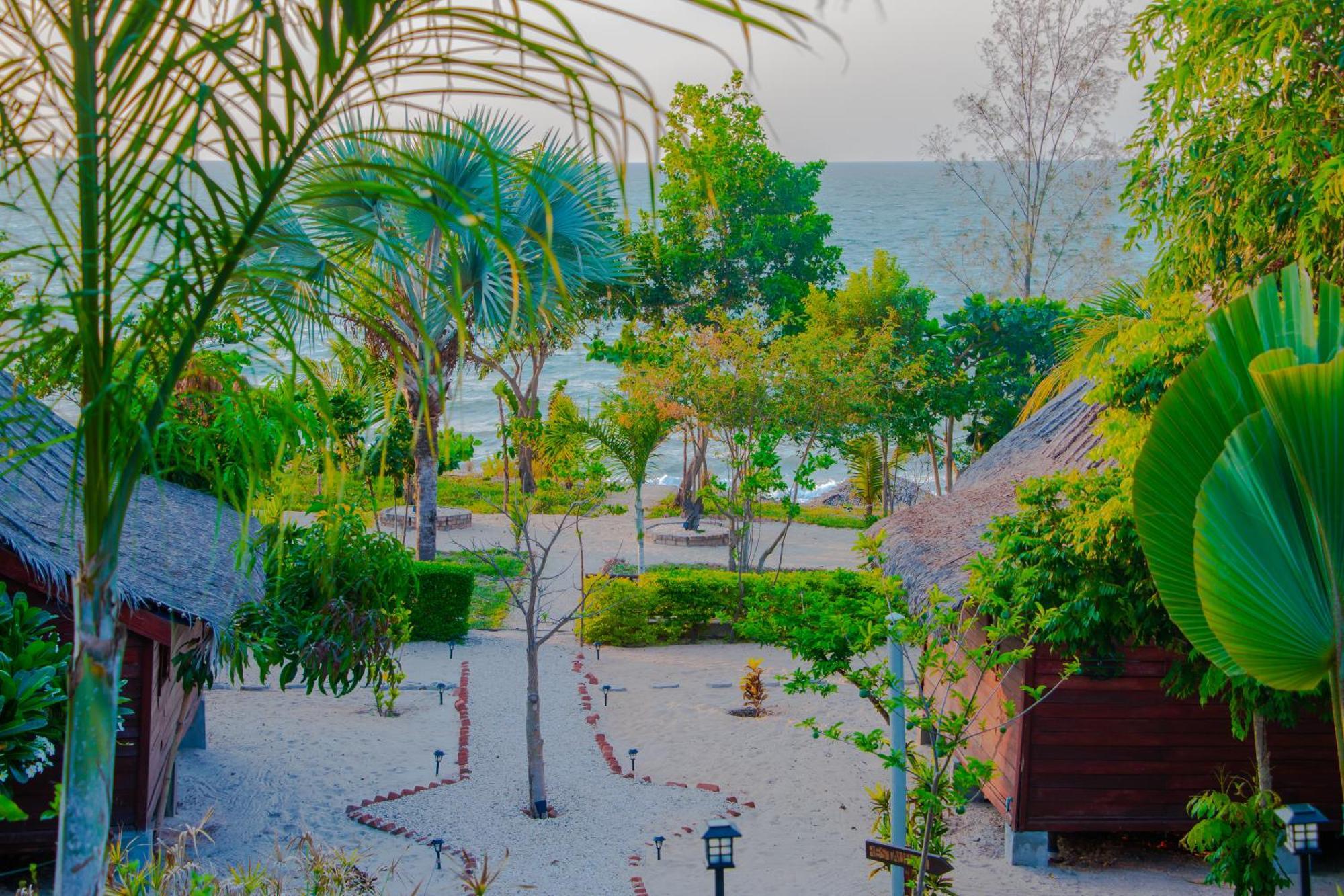 Ampazony Oasis Lodge Mahajanga Zewnętrze zdjęcie