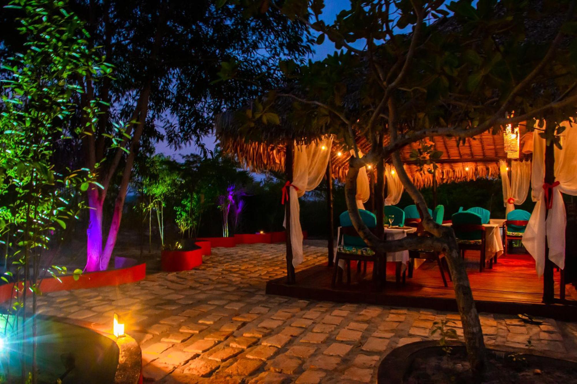 Ampazony Oasis Lodge Mahajanga Zewnętrze zdjęcie