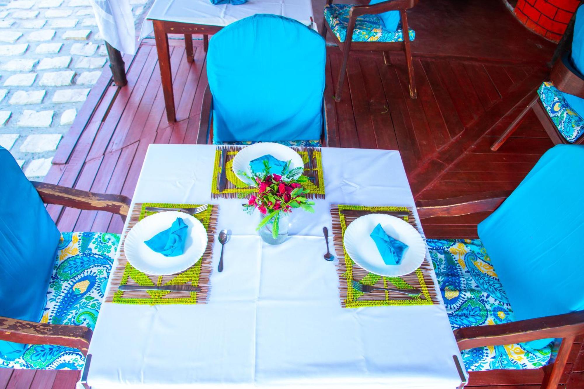 Ampazony Oasis Lodge Mahajanga Zewnętrze zdjęcie