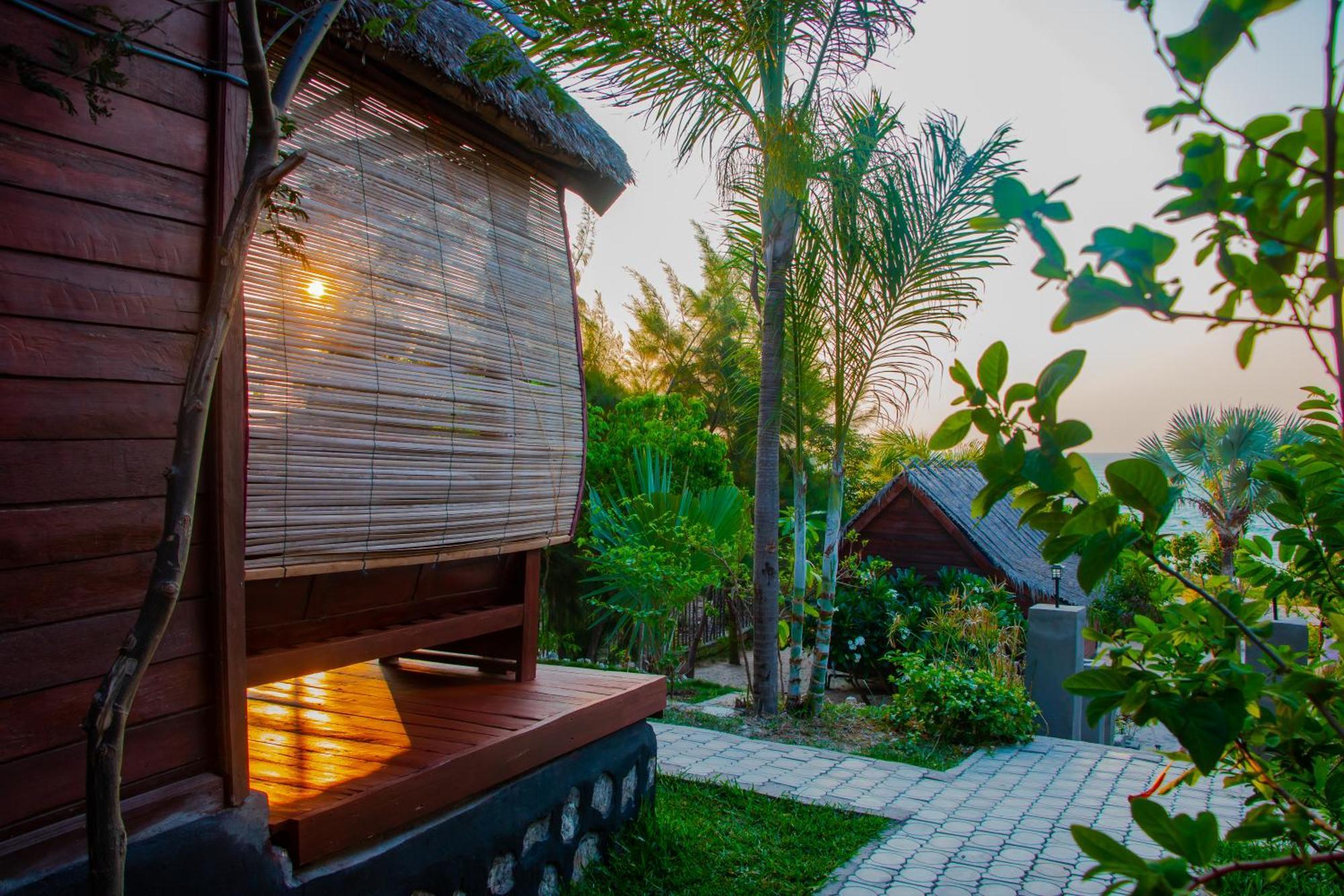 Ampazony Oasis Lodge Mahajanga Zewnętrze zdjęcie