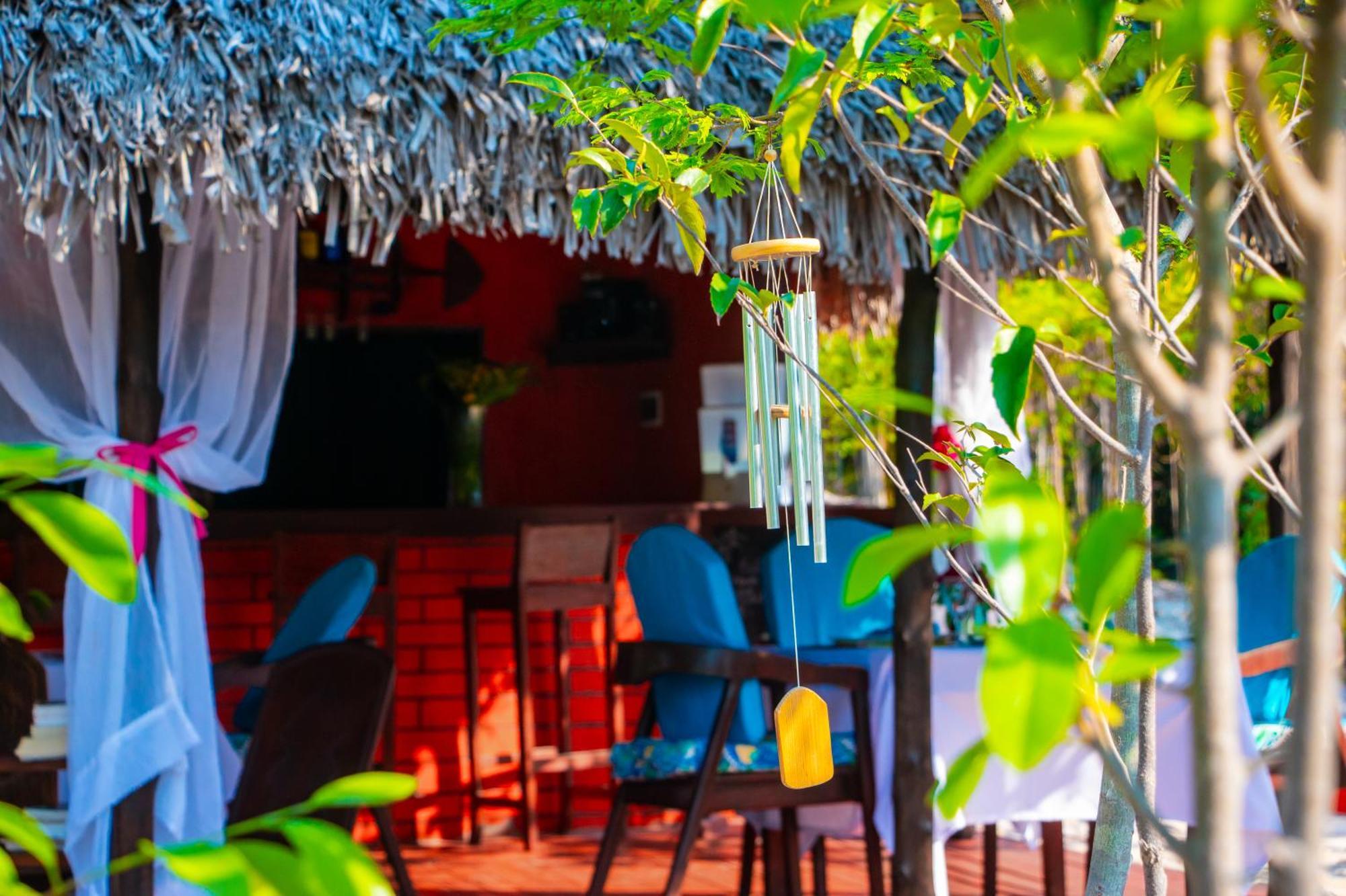 Ampazony Oasis Lodge Mahajanga Zewnętrze zdjęcie