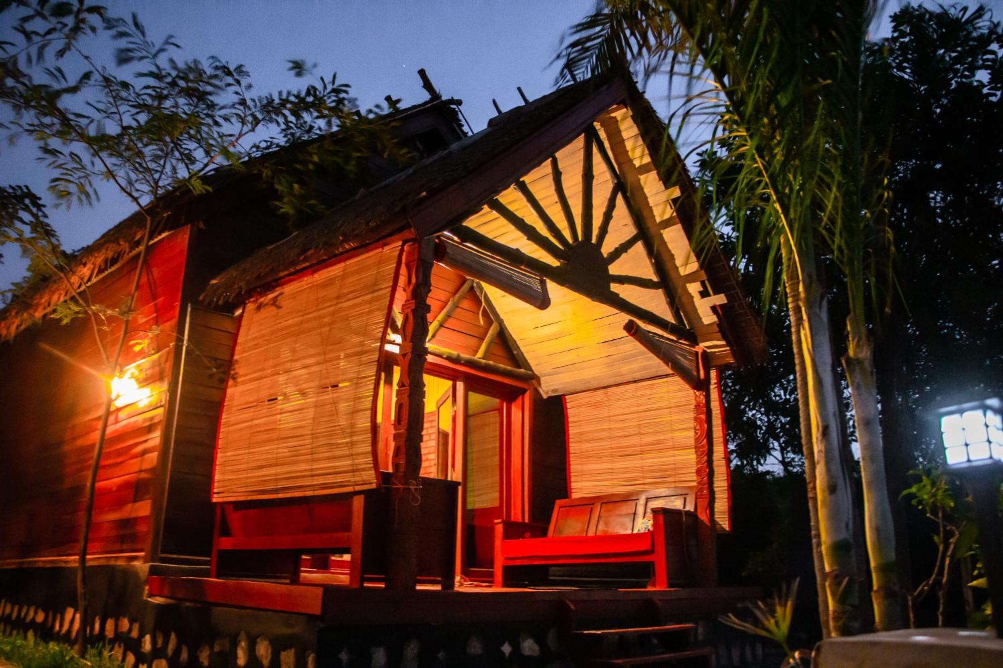 Ampazony Oasis Lodge Mahajanga Zewnętrze zdjęcie