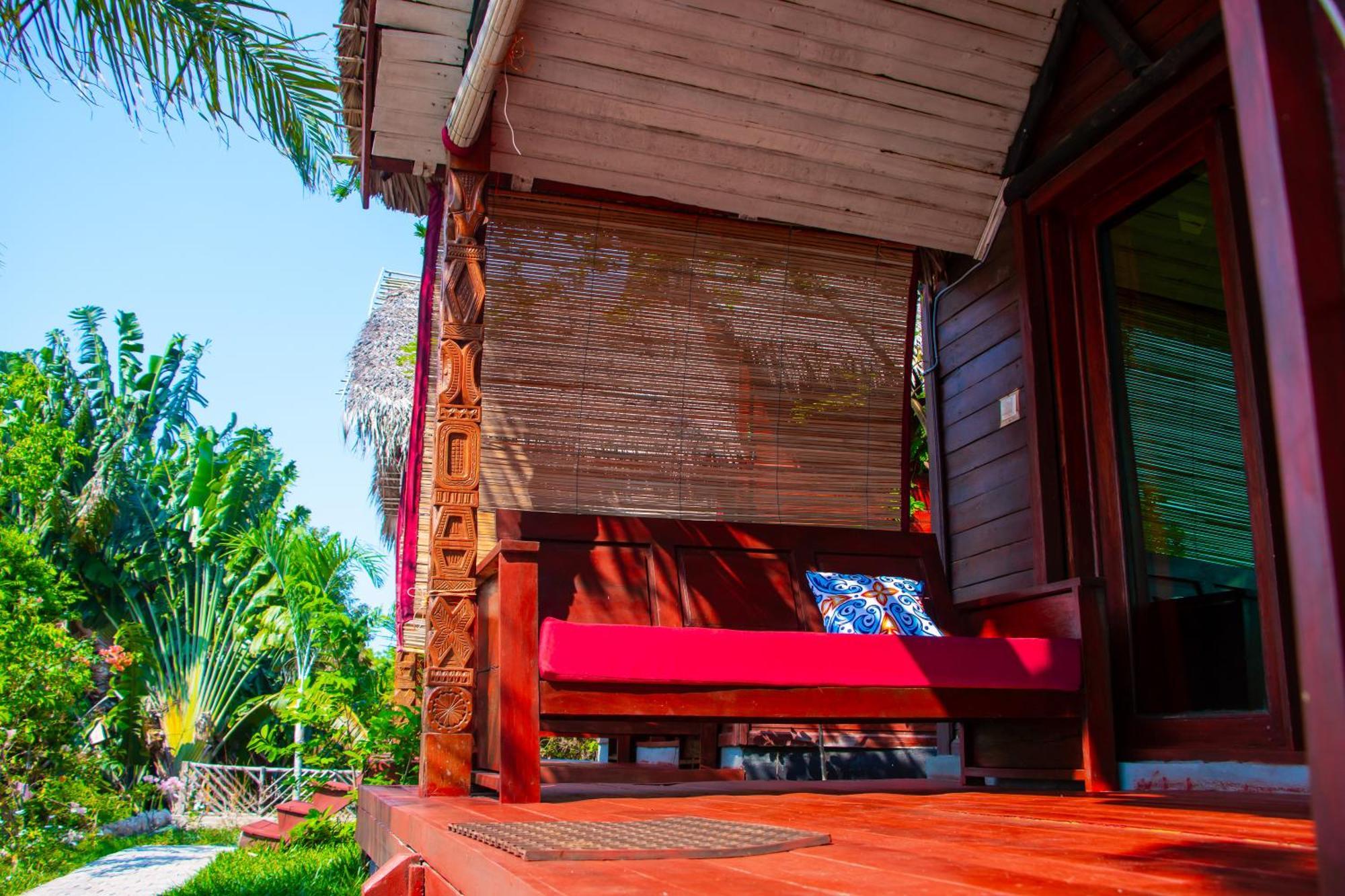 Ampazony Oasis Lodge Mahajanga Zewnętrze zdjęcie