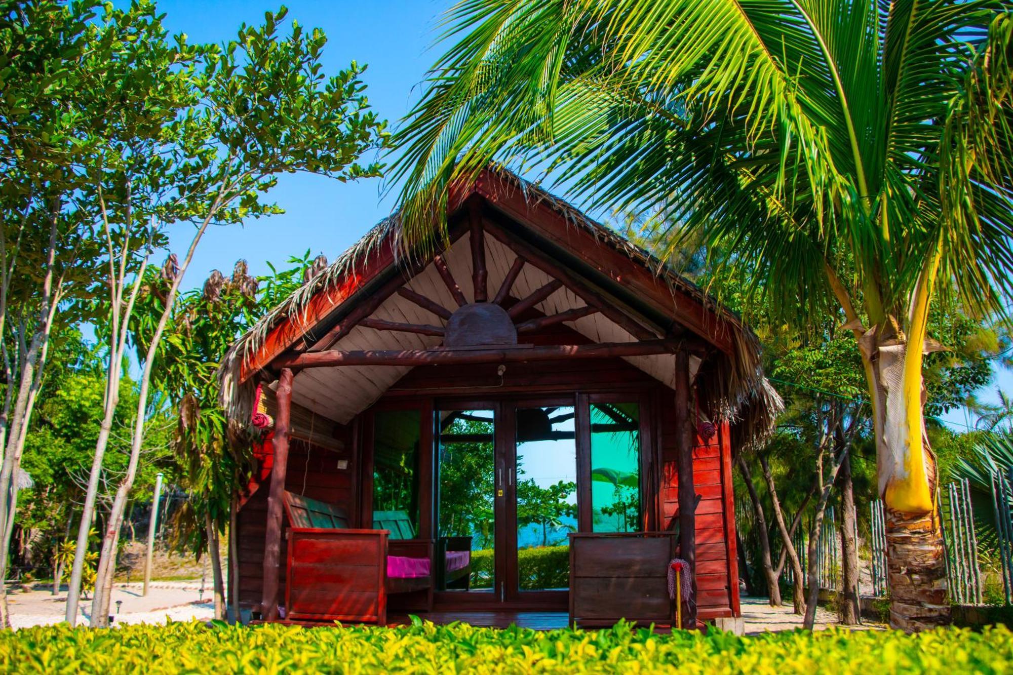 Ampazony Oasis Lodge Mahajanga Zewnętrze zdjęcie